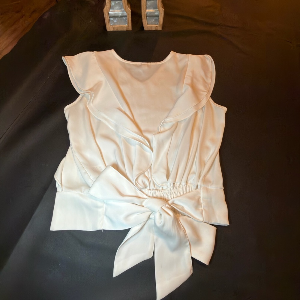 Chic White Ruffle Accent Blouse - Picture 4 of 6